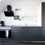 Sh Team 4 Fuer Max 19 Personen L Monteure L Messe L Business Apartment