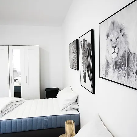 Apartment Sh Team 4 Fuer Max 19 Personen L Monteure L Messe L Business *