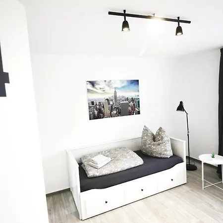 Sh Team 4 Fuer Max 19 Personen L Monteure L Messe L Business Apartment