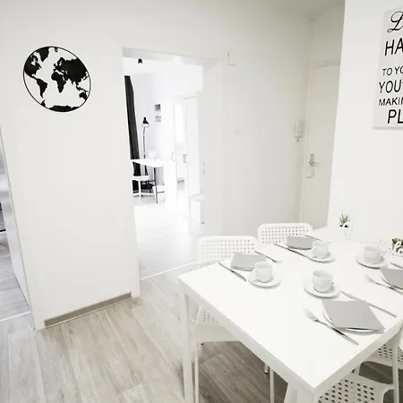 Sh Team 4 Fuer Max 19 Personen L Monteure L Messe L Business Apartment Duisburg