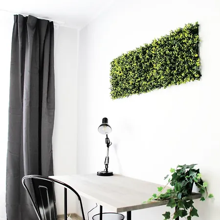 Sh Team 4 Fuer Max 19 Personen L Monteure L Messe L Business Apartment *