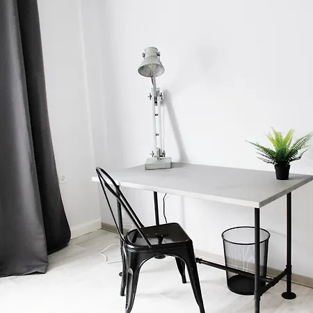 Sh Team 4 Für Max 19 Personen L Monteure L Messe L Business *