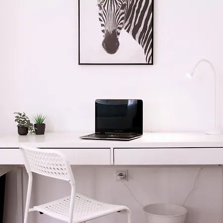 Apartment Sh Team 4 Fuer Max 19 Personen L Monteure L Messe L Business Duisburg