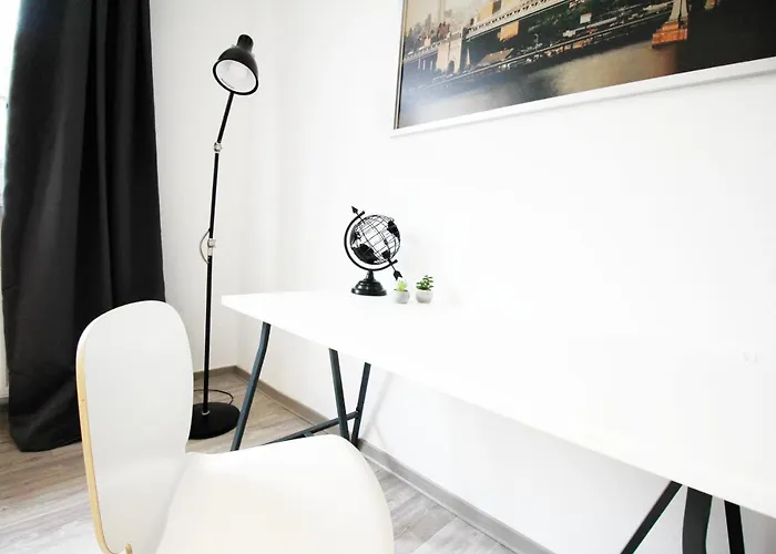 Apartment Sh Team 4 Fuer Max 19 Personen L Monteure L Messe L Business Duisburg