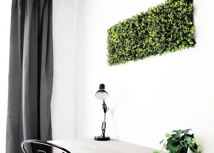 Sh Team 4 Fuer Max 19 Personen L Monteure L Messe L Business Apartment *