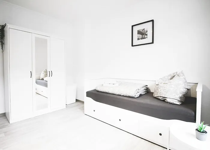 Sh Team 4 Fuer Max 19 Personen L Monteure L Messe L Business 公寓 *