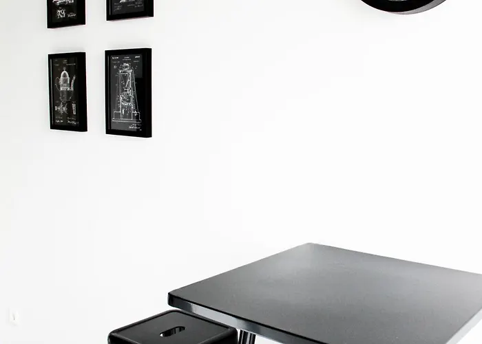 Sh Team 4 Fuer Max 19 Personen L Monteure L Messe L Business Apartment Duisburg