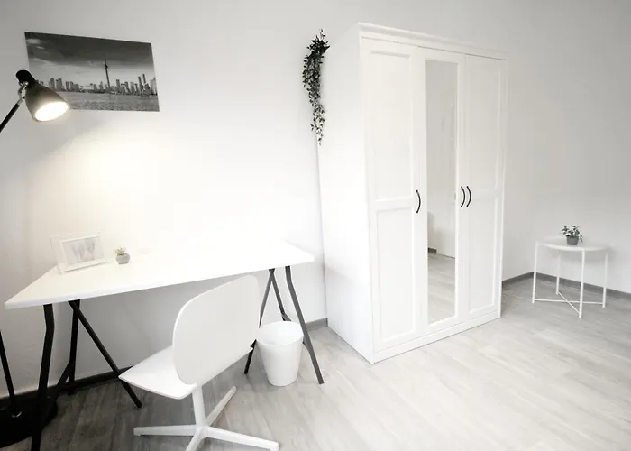 Sh Team 4 Fuer Max 19 Personen L Monteure L Messe L Business *